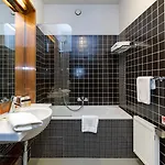 Aplaus Hotel 4*