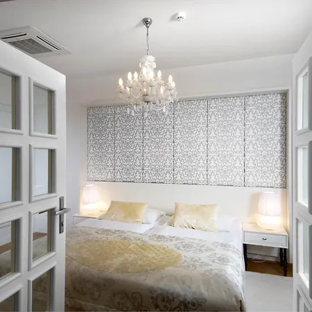 Aplaus Hotel 4*
