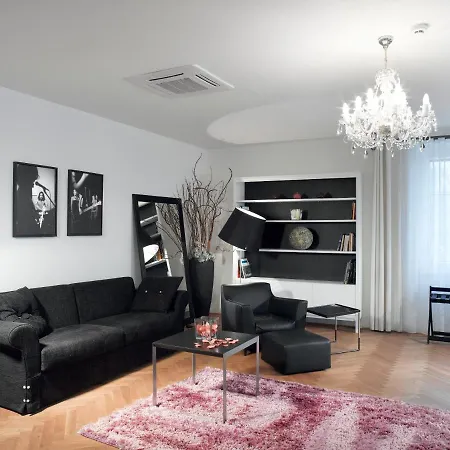 Aplaus Hotel 4*