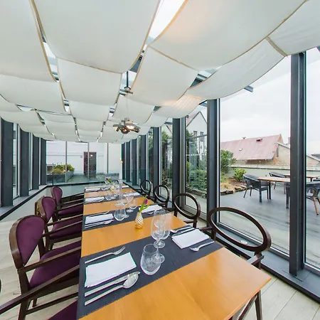 Aplaus Hotel 4*