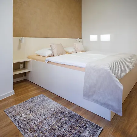 Aplaus Hotel 4*