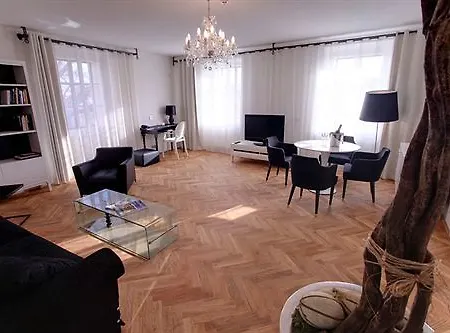 Hotel Aplaus 4*