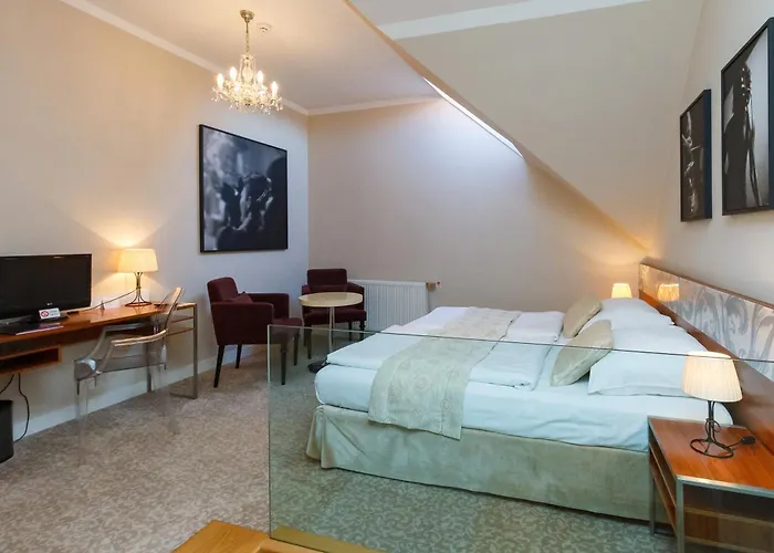 Aplaus Otel 4*